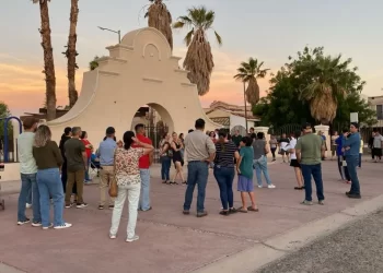 Vecinos de Puerta Real se Manifiestan por Fallas en Servicio de Energía Eléctrica en Hermosillo