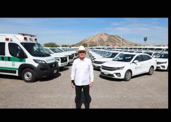 Entrega Durazo vehículos y ambulancias de IMSS-Bienestar