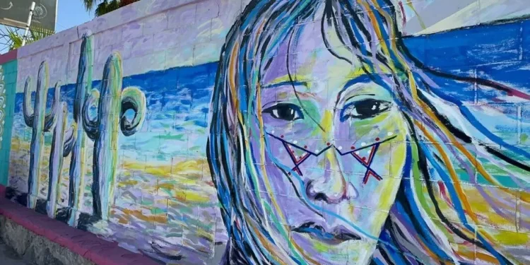 Artistas plásticos realizan homenaje a Tribu Seri de Sonora, con murales