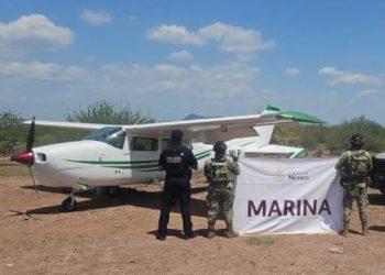 Intercepta Marina avioneta con presunta metanfetamina en Cajeme