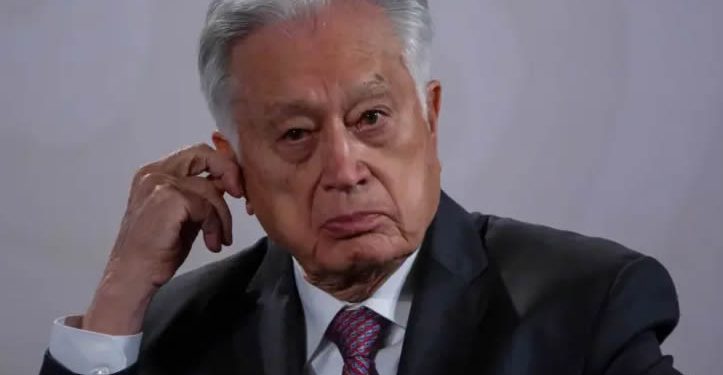 Hijo de Manuel Bartlett y su pareja no están en la Lista de Personas Bloqueadas: Seguridad; niega congelamiento de cuentas