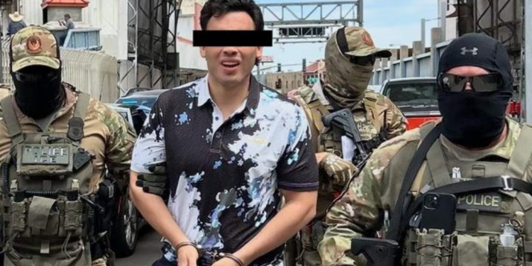 De tenis rojos y pants. Así entregó EU a Julio César Chávez Jr. a México; embajador Jonhson comparte foto y destaca colaboración