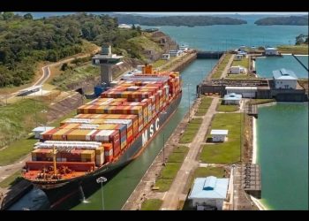 Canal de Panamá planea licitación para construir y operar 2 nuevos puertos