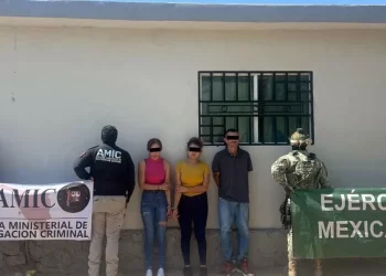 Detienen en Sonoyta a 5 personas por posesión de fusiles de asalto y drogas