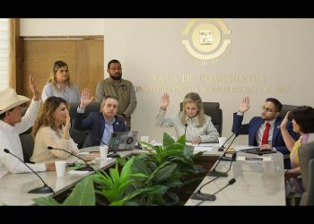 Aprueban dictamen que da “luz verde” a los 72 Ayuntamientos para contratar créditos