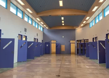 ¿Se construirá un centro de detención similar al “Alcatraz de los Caimanes” en Arizona?