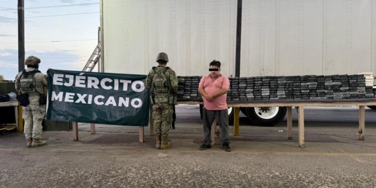 Detienen a Ramón Arturo “N” en Sonora por posesión de más de mil kilos de droga