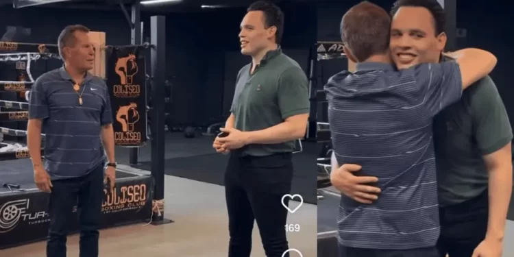 Julio César Chávez se reúne con su hijo Chavez Jr en gimnasio de Hermosillo, Sonora