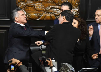 Noroña denunciará penalmente a Alito Moreno por lesiones; citan a sesión urgente en el Senado