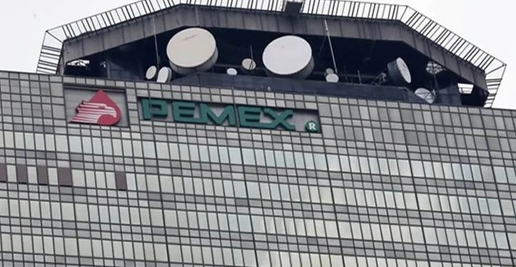 Señalan en EU a tres altos funcionarios de Pemex de recibir sobornos de empresarios