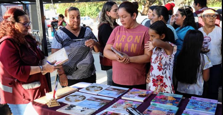 Cumple Durazo a familias de la colonia Las Peredas con servicios gratuitos de “Sonora Atiende”
