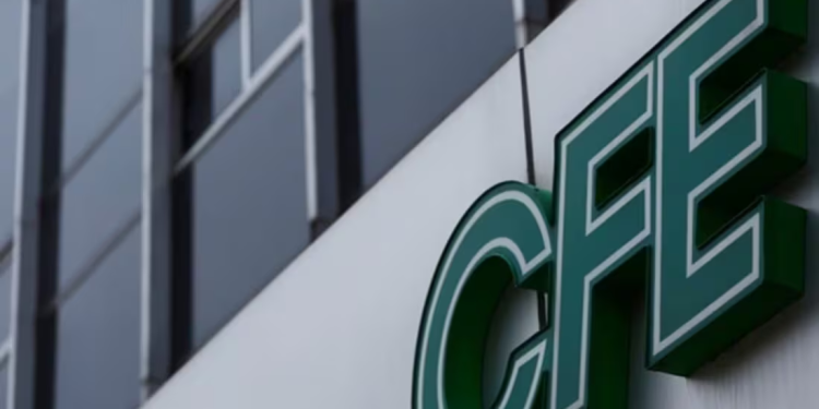 Habitantes de Hermosillo se quejan de apagones en medio de temperaturas superiores a 47°C; CFE denuncia actos vandálicos en subestaciones