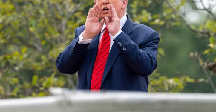 Trump amenaza a la UE con aranceles del 35% si no invierte 600.000 millones de dólares en Estados Unidos