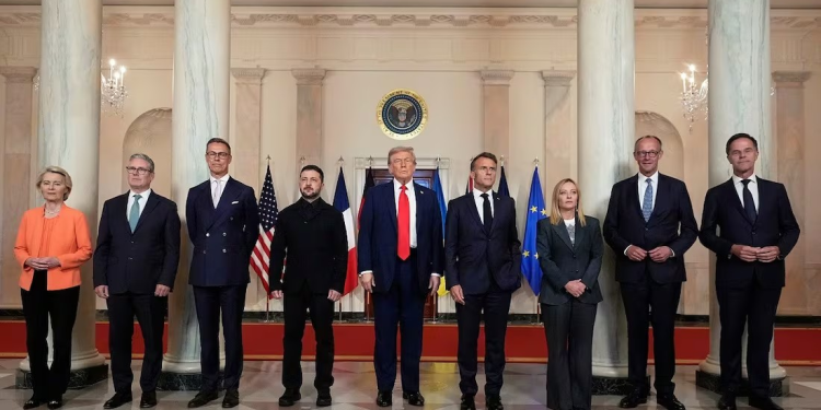 Trump afirma que ya “organiza” reunión entre Putin y Zelensky; Kremlin señala sólo se abordó “elevar” nivel de representación en diálogos