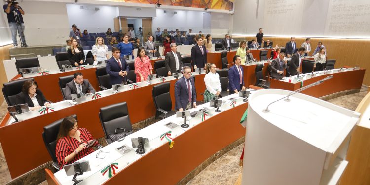 Aprueba Congreso de Sonora renuncia del titular del OIC y turna iniciativas en salud, justicia y derechos ciudadanos