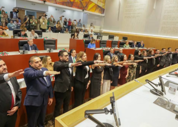 Rinden protesta nuevos juzgadores y juzgadoras ante Congreso de Sonora; asisten autoridades estatales, electorales y judiciales