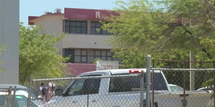 Cuatro Menores Agreden a Velador de Preparatoria en Hermosillo; Fueron Detenidos