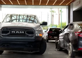 Detienen a Presunto Funcionario por Chocar Vehículo Oficial e Intentar Huir, en Hermosillo