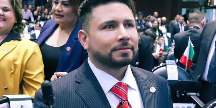 Suspenden notaría al exdirector jurídico en el gobierno de Claudia Pavlovich y senador suplente de Manlio Fabio Beltrones