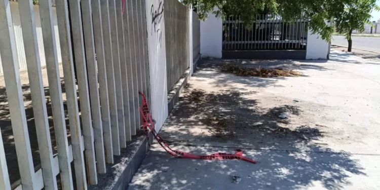 Hombre es Agredido a Balazos en Carreta de Tacos por Fuera de Escuela Primaria, en Hermosillo