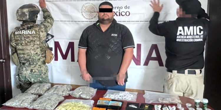 Capturan en Puerto Peñasco a sujeto con drogas y vehículo robado en Estados Unidos