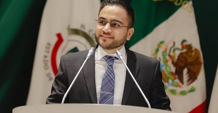 Diputado René García propone hacer permanente el Premio Estatal de Periodismo