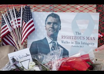 Funeral de Charlie Kirk será el 21 de septiembre en estadio de Arizona y asistirá Trump