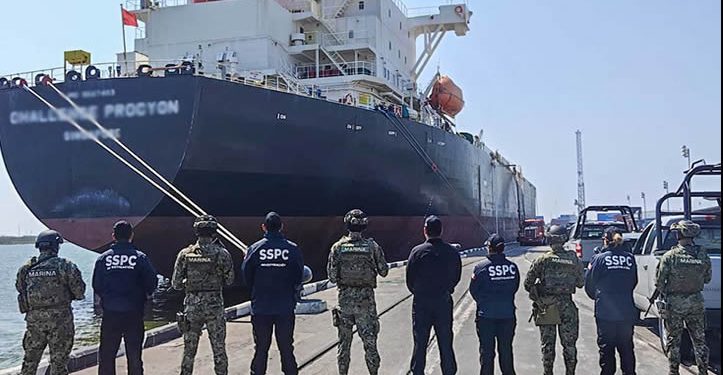 FGR indaga conexión de homicidio de contralmirante con red de huachicol: Reforma