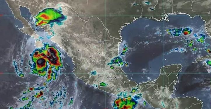 Huracán Lorena se intensifica frente a Baja California Sur