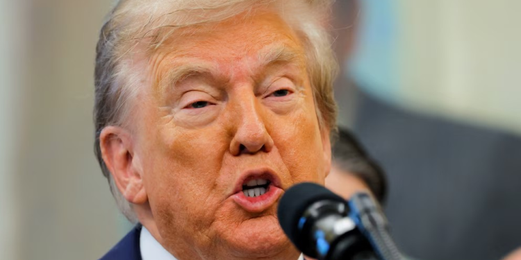 Donald Trump anunció que fuerzas de Estados Unidos hundieron una embarcación con drogas procedente de Venezuela