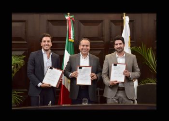 Firma Toño Astiazarán concesión de libramiento norponiente en Hermosillo que mejorará movilidad