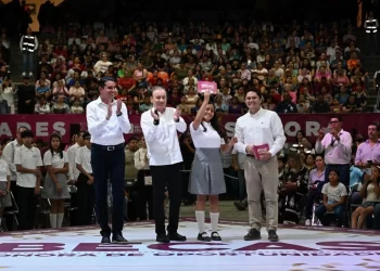 Más de medio millón de estudiantes regresan a clases en Sonora