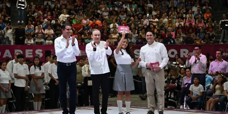 Más de medio millón de estudiantes regresan a clases en Sonora