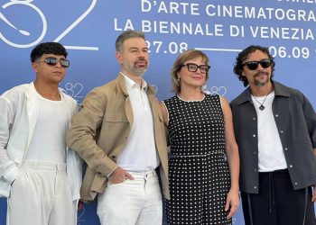 ‘En el camino’ de David Pablos, recibe emotivas ovaciones en Venecia