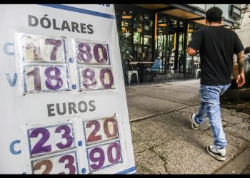 Peso arranca septiembre a 18.60 por dólar