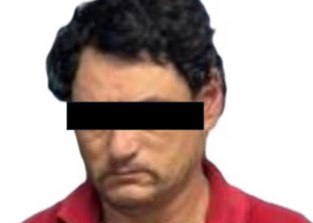 Detienen a conductor de tractocamión con 14 fusiles en Ímuris