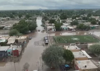 Socavón Tapado con Llantas en Cananea Volvió a Reabrirse tras Paso de “Raymond” en Sonora
