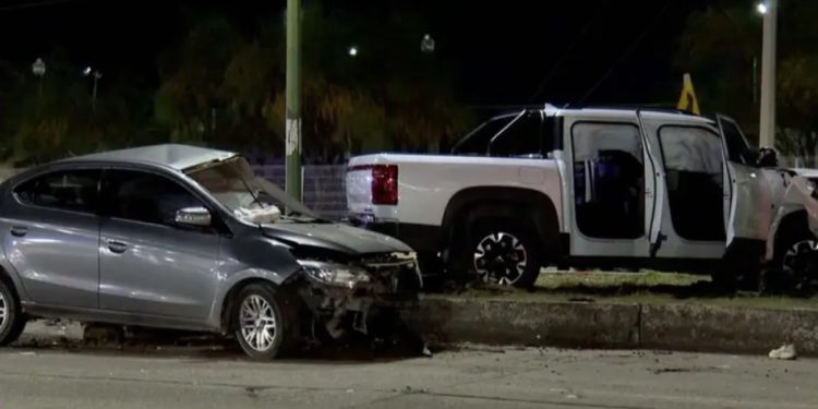 Dos mujeres resultan lesionadas tras aparatoso choque en Hermosillo