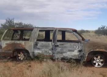 Colectivo Localiza Auto Incendiado, Ropa Táctica y Casquillos en El Sásabe