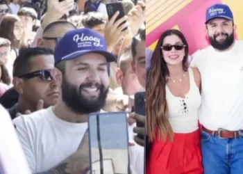 Carin León Recibe Reconocimiento en Secundaria Donde Estudió, ¿Por Qué se lo Dieron?