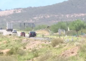 Encuentran Cuerpo de Hombre Sin Vida Envuelto en Cobija en Carretera Hermosillo-Guaymas