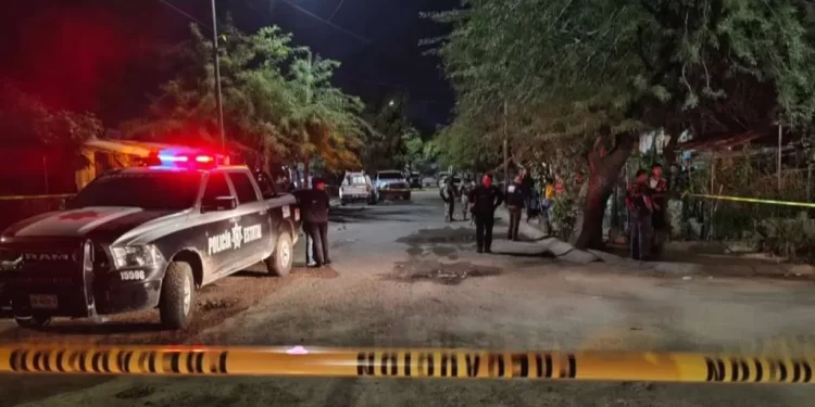 Colectivo Localiza Auto Incendiado, Ropa Táctica y Casquillos en El Sásabe