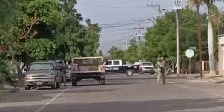 Sujeto Atacó con Cuchillo a Expareja y Amenazó con una Granada a Policías en Hermosillo