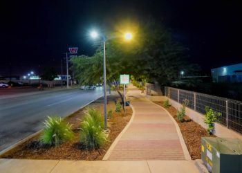 Entrega Toño Astiazarán andador lineal Lázaro Cárdenas, obra elegida por vecinos a través del presupuesto CRECES