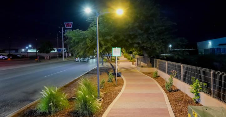 Entrega Toño Astiazarán andador lineal Lázaro Cárdenas, obra elegida por vecinos a través del presupuesto CRECES