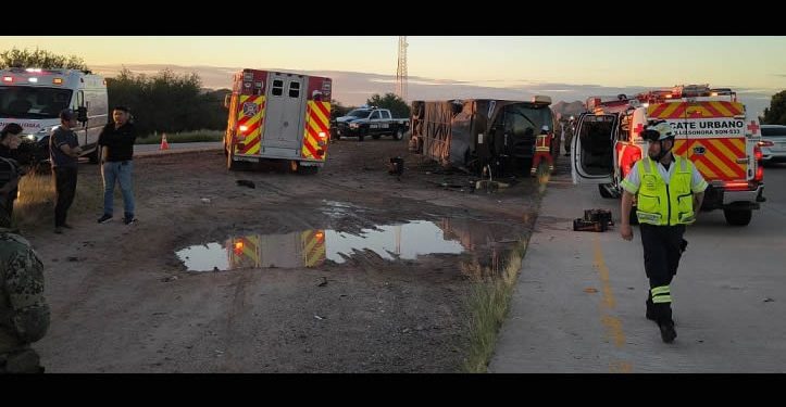 Chofer de TUFESA se quedó dormido al volante, causa del volcamiento