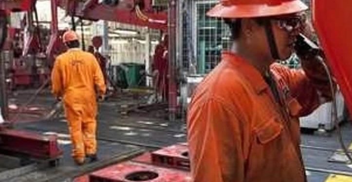 Pemex y sindicato acuerdan alza salarial de 4.5%