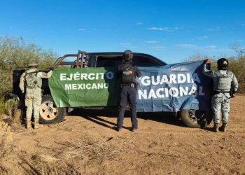 Elementos de la Guardia Nacional y del Ejército aseguran en Sonora vehículo abandonado con 26 artefactos explosivos para dron