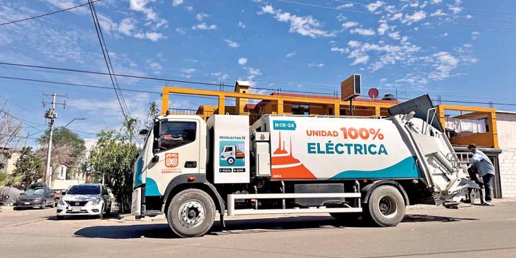 Aprovechan luz solar para eficientar servicios en Hermosillo