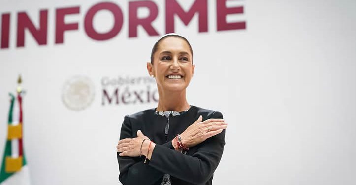 Claudia Sheinbaum supera en aprobación a López Obrador tras su primer año en el cargo